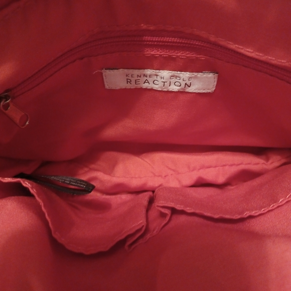 Kenneth Cole Reaction Red Crossbody/Wristlet Bag - Picture 11 of 12